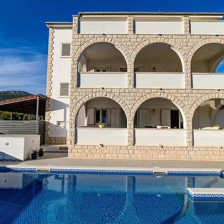 Kaštela Villa Relax - Beautiful Apartment With Heated Saltwater Pool & Jacuzzi מראה חיצוני תמונה