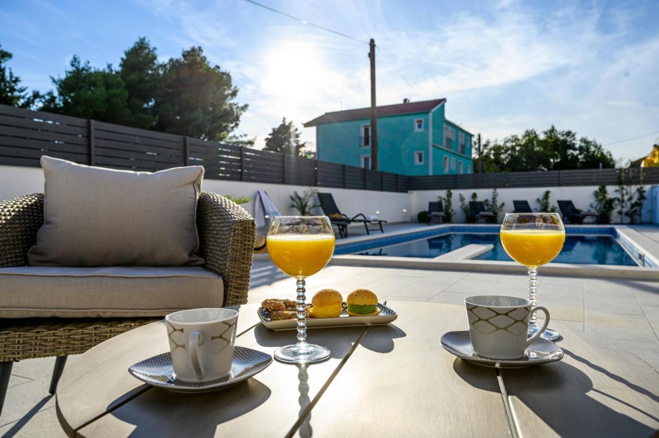 Kaštela Villa Relax - Beautiful Apartment With Heated Saltwater Pool & Jacuzzi מראה חיצוני תמונה