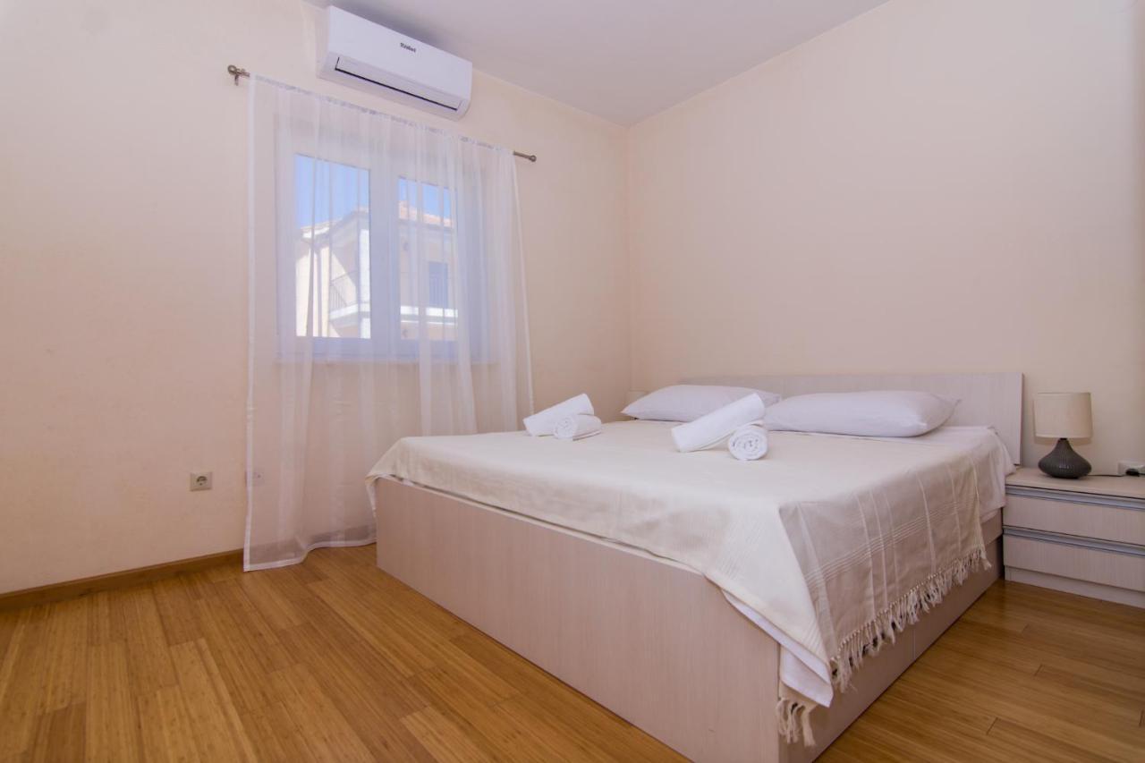 Kaštela Villa Relax - Beautiful Apartment With Heated Saltwater Pool & Jacuzzi מראה חיצוני תמונה